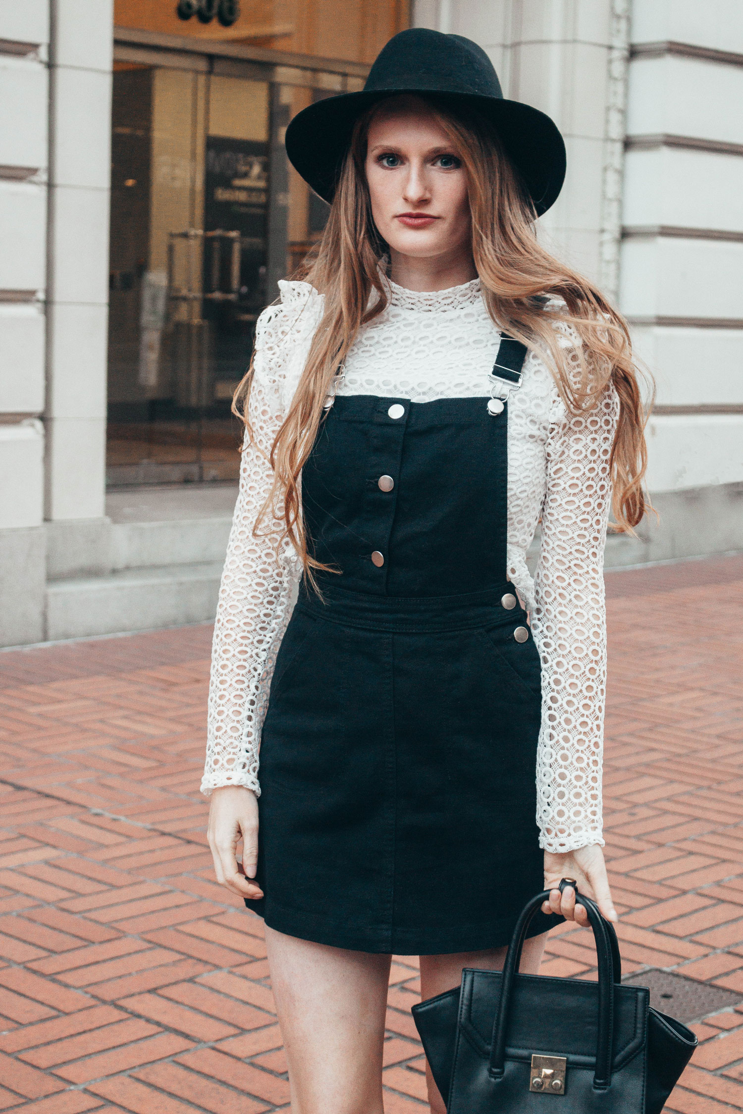How To Style A Black and White Summer Outfit
